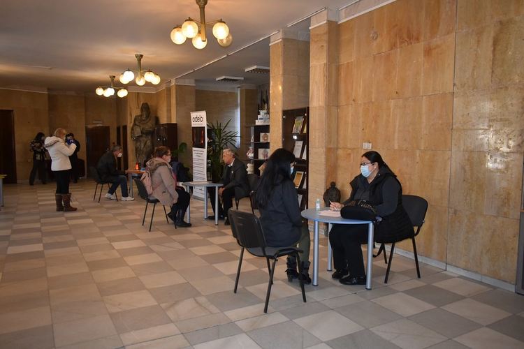 Работодатели представиха свободни работни места на "Трудова борса" в Асеновград