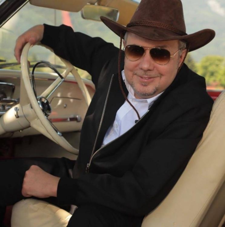 Музей на илюзионното изкуство в Момчиловци събира колекцията на известния актьор Ненчо Илчев