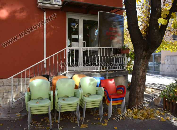 Заведенията, баровете, казината, училищата и градините остават затворени до 21 декември