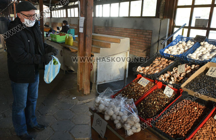 Изгониха търговците от Бабиния пазар, някои се преместиха на Зеленчуковия