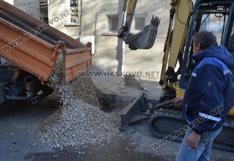 Центърът на Хасково остана без вода заради запушена тръба