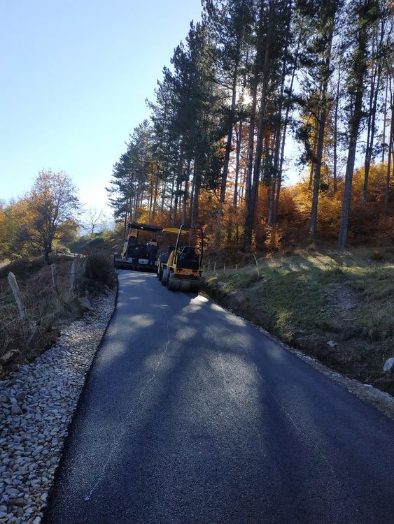 И в село Давидково се радват на нов асфалт