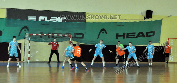 Хандбалистите на „Асти” измъчиха водача в „А” група, но загубиха у дома