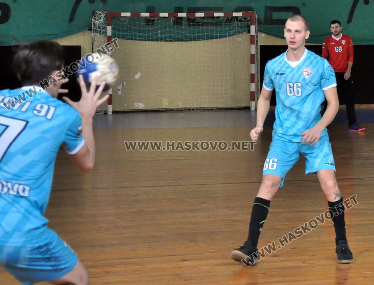 Хандбалистите на „Асти” измъчиха водача в „А” група, но загубиха у дома