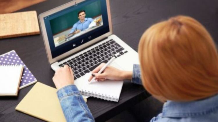 Търсят учители на старта на онлайн обучението в Кърджали