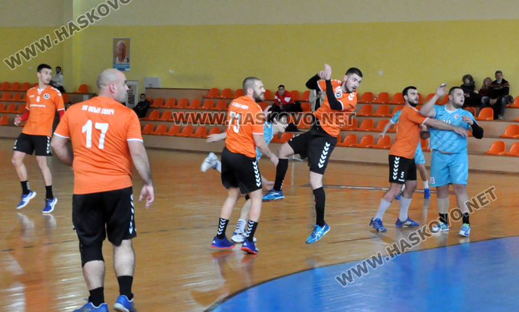Хандбалистите на „Асти” измъчиха водача в „А” група, но загубиха у дома