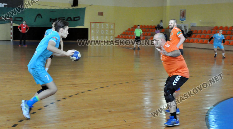 Хандбалистите на „Асти” измъчиха водача в „А” група, но загубиха у дома