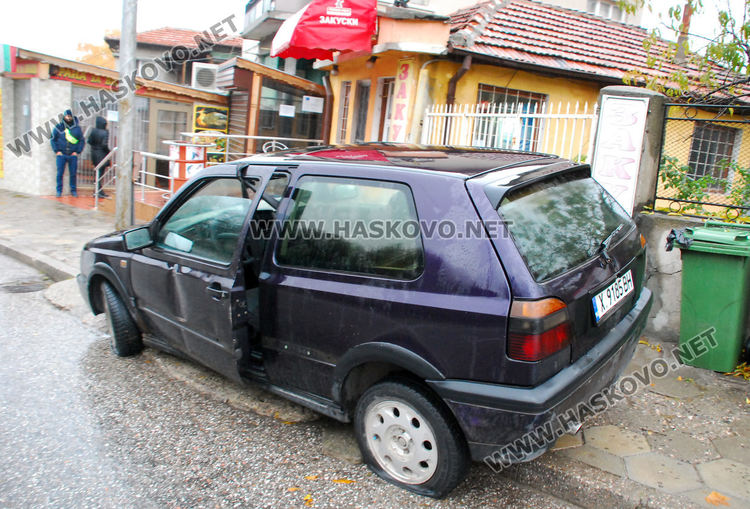 Пиян шофьор се заби в площадка на закусвалня на Кърджалийска
