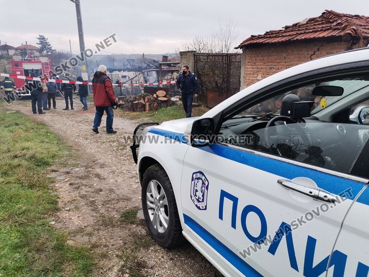 Мъж и жена загинаха при пожар в къщата си в Динево