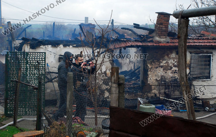 Подозират, че късо съединение е предизвикало пожара в къщата на загиналите съпрузи
