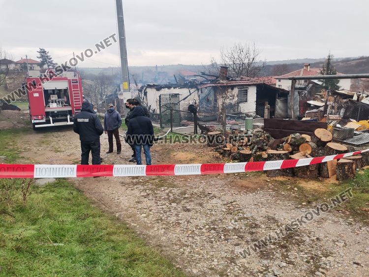 Мъж и жена загинаха при пожар в къщата си в Динево