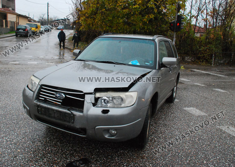 Бивш зам.-кмет на Хасково блъсна Фолксваген, двама в болница