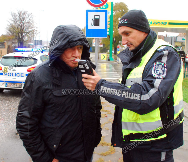Бивш зам.-кмет на Хасково блъсна Фолксваген, двама в болница