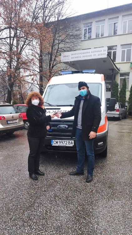 Болницата в Девин се сдоби с нова линейка