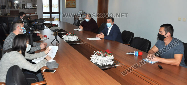 От днес паркираме с SMS в &bdquo;синята зона&ldquo;