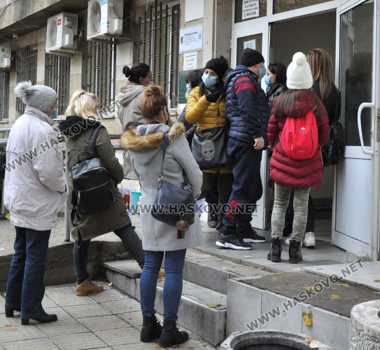 73 заявки за помощ за семейства с деца в ситуацията на коронавирус в Хасково