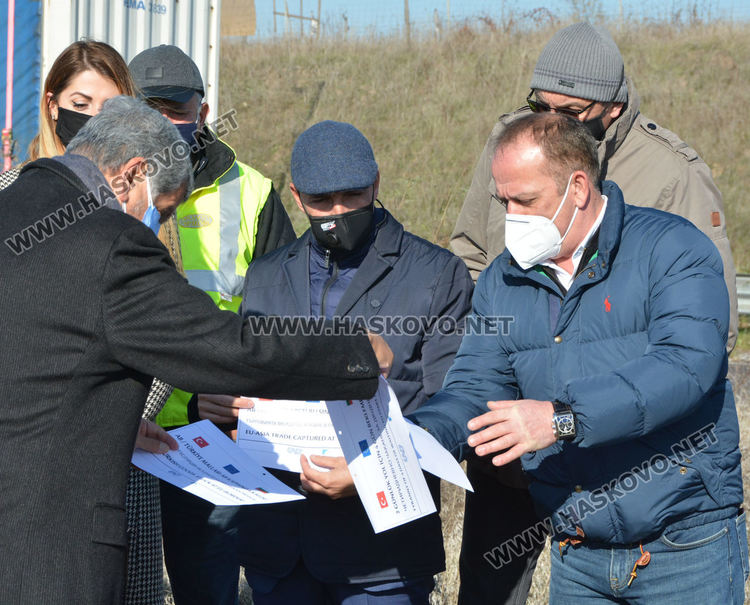 Шофьори излязоха на протест на българо-турската граница заради забавяне 