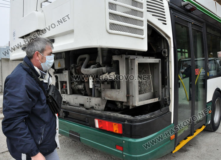 В Хасково пристигна първият тролейбус от Чехия, 4 от 8 шофьори в болничен