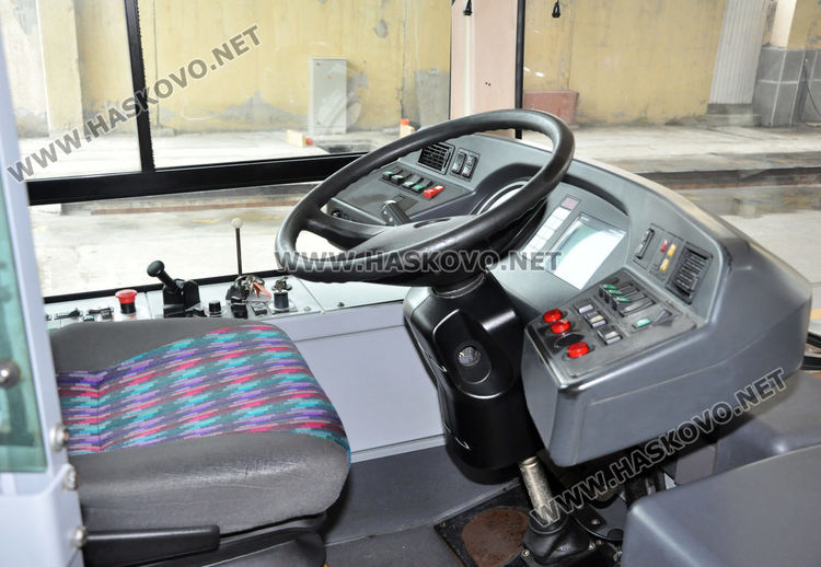 В Хасково пристигна първият тролейбус от Чехия, 4 от 8 шофьори в болничен