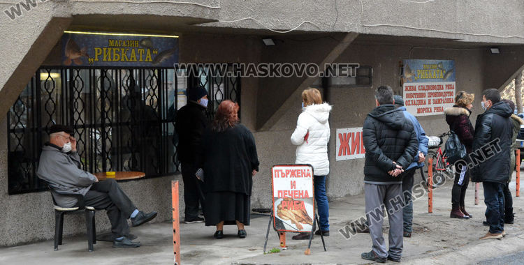 Шаранът поскъпна в последния момент. Проверки до дупка по магазините