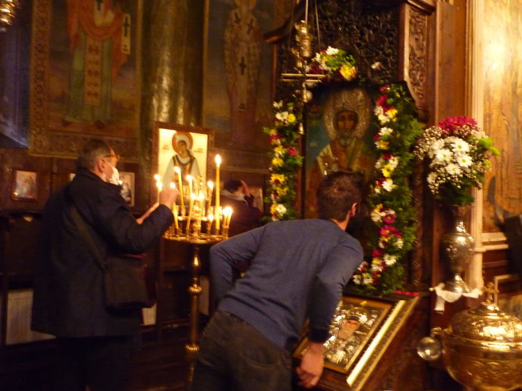 Храм „Св. Николай Чудотворец“ в Смолян отпразнува тържествено своя покровител