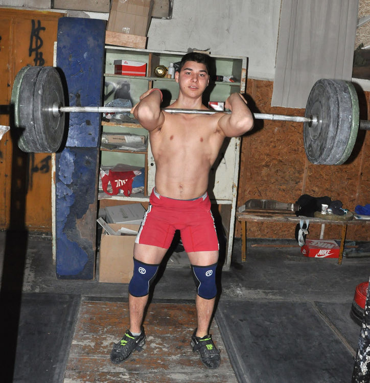 Хасковските щангистки трети в България