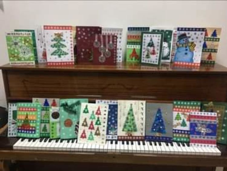 Коледни картички дари НЧ &bdquo;Балкански просветител &ndash; 1871&rdquo; на медиците от МБАЛ &ndash; Смолян