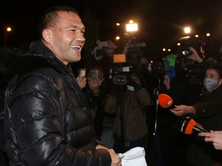 Кобрата: Падам, ставам, изтупвам се и продължавам