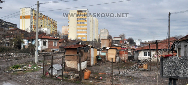 Разчистват дерето в „Република“, вадят по над 20 тона отпадъци дневно