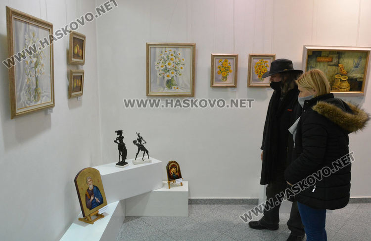  Двама юбиляри в Коледната изложба на Хасковските художници