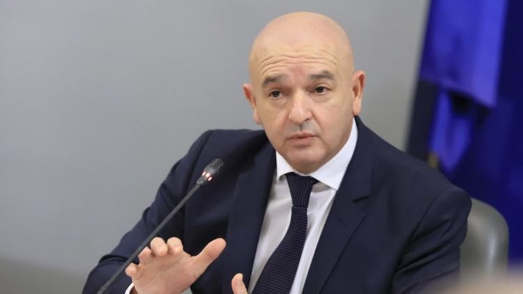 Ген. Мутафчийски призова лекарите да се запознаят с ваксините и да се ваксинират