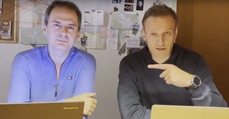 Христо Грозев и Алексей Навални. Стопкадър YouTube
