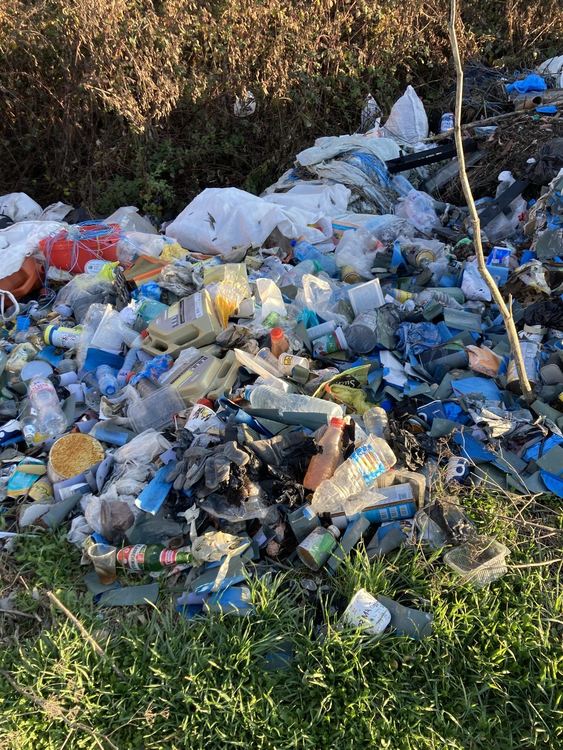 Читател сигнализира за замърсяване. Събирали отпадъците за общо извозване