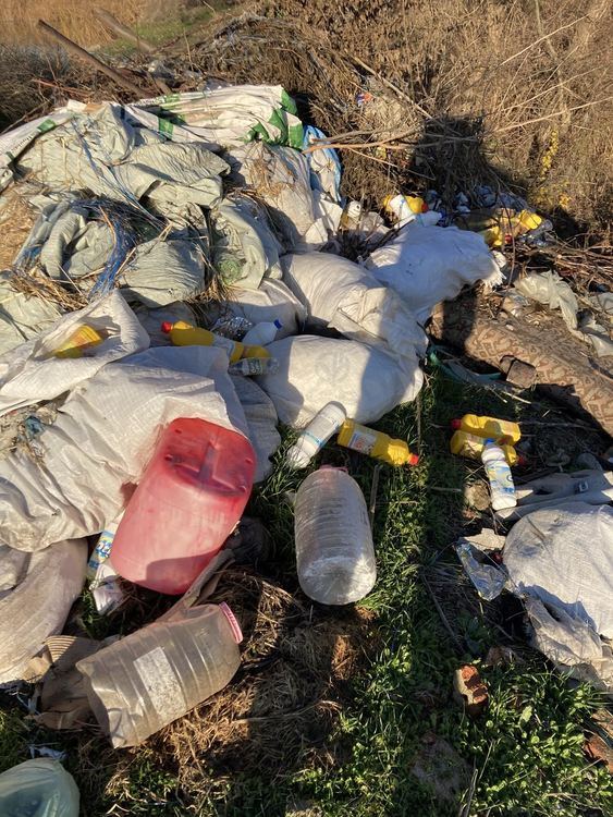 Читател сигнализира за замърсяване. Събирали отпадъците за общо извозване