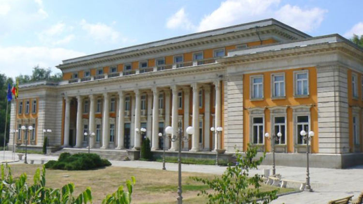  Община Перник ще кандидатства за обновяване на Двореца на културата 