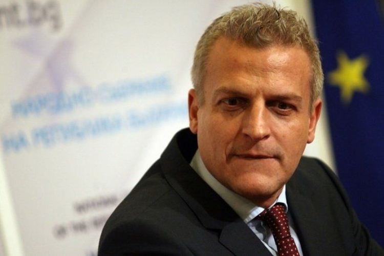 Москов: Нужно е масово тестване и изолиране на заразените, а не на цялото общество