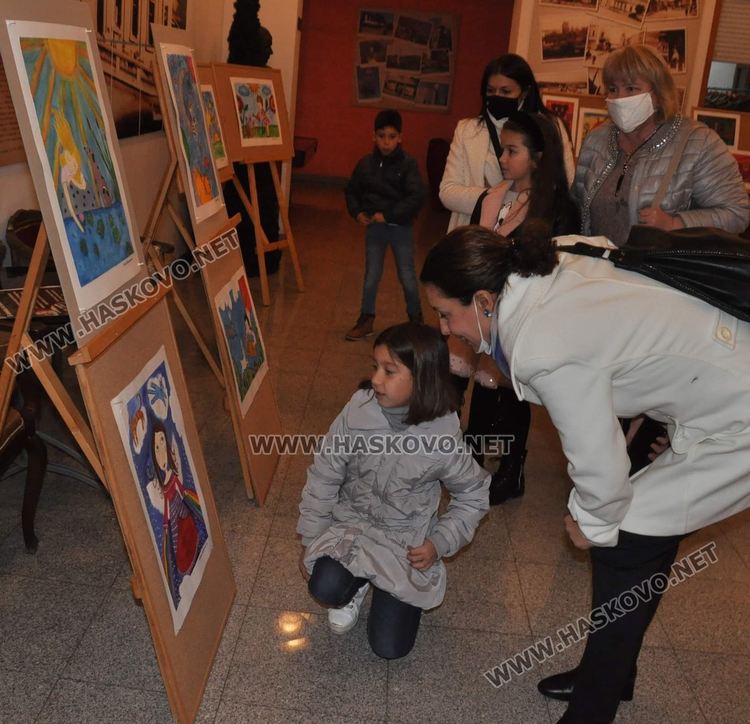 Изложба, концерт и театър за лечението на малкия Георги