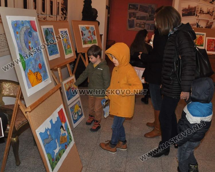 Изложба, концерт и театър за лечението на малкия Георги