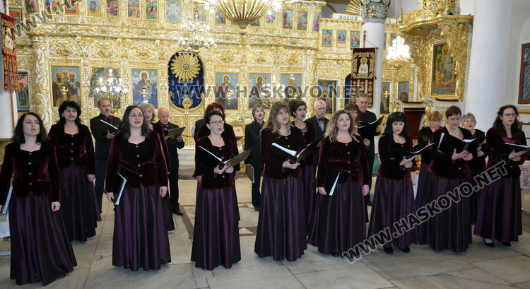 Хор „Родна песен“ записа коледни музикални честитки под диригентсвото на Мартин Антонов