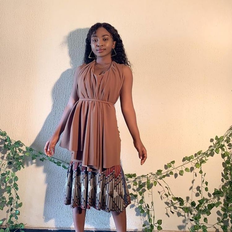 Млада дизайнерка създава тоалети трансформери