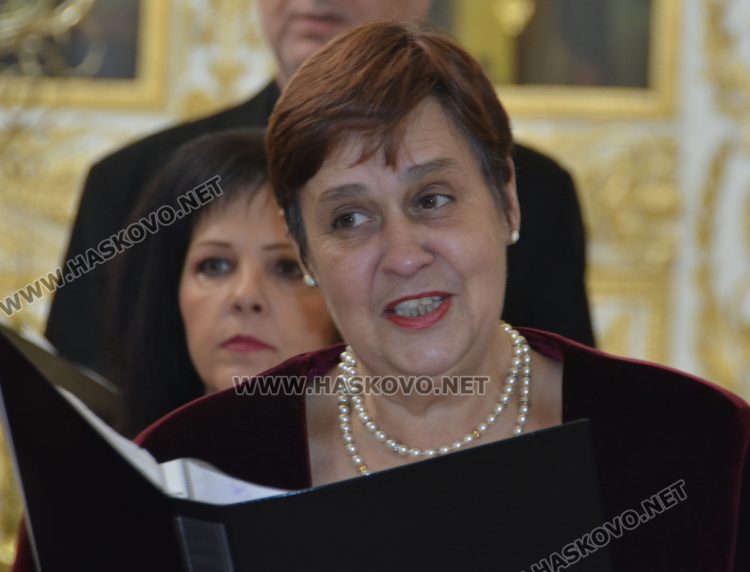 Хор „Родна песен“ записа коледни музикални честитки под диригентсвото на Мартин Антонов