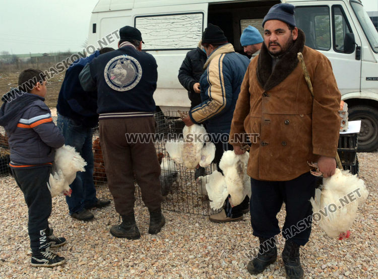 Пуйки по 20 килограма на пазара за Коледа