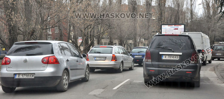 Предпразнично задръстване от коли в Хасково