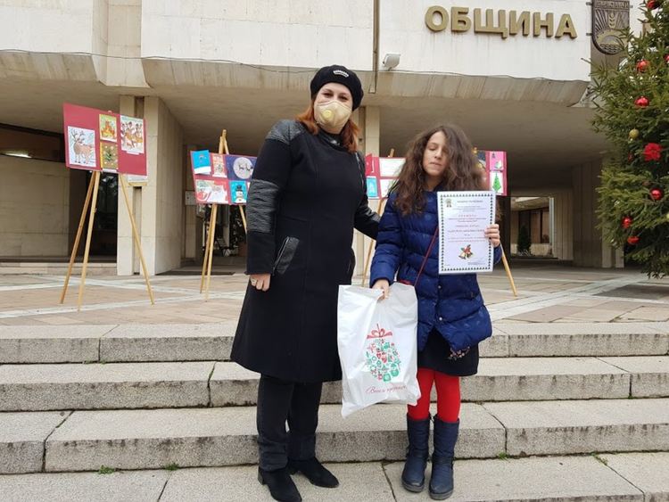 Носителят на специалната награда за рисунка при най-малките - Радосвета Генова
