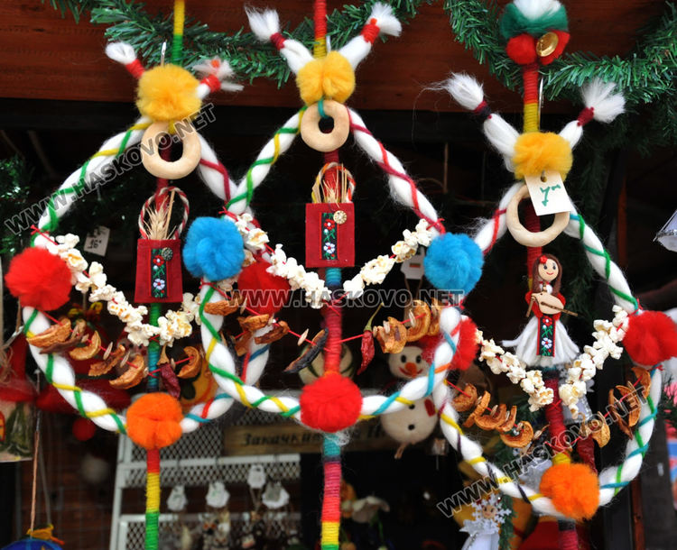 Над 20 занаятчии изнесоха продукцията си в Коледен базар в Хасково