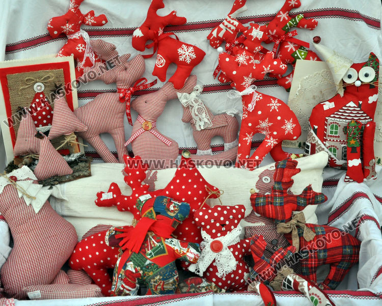 Над 20 занаятчии изнесоха продукцията си в Коледен базар в Хасково