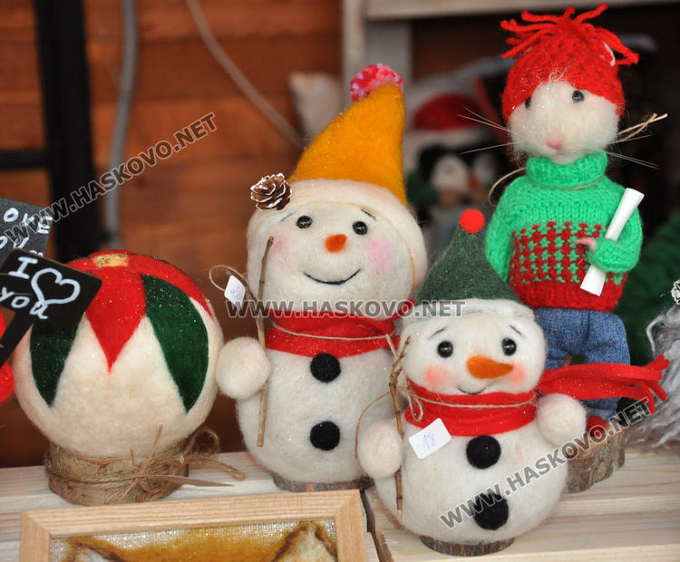 Над 20 занаятчии изнесоха продукцията си в Коледен базар в Хасково