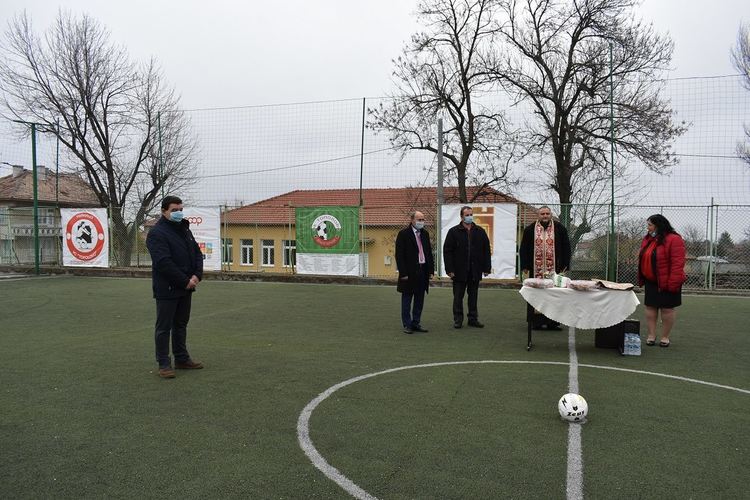 4 000 лева отпусна община Асеновград за изграждането на нова спортна площадка в Тополово