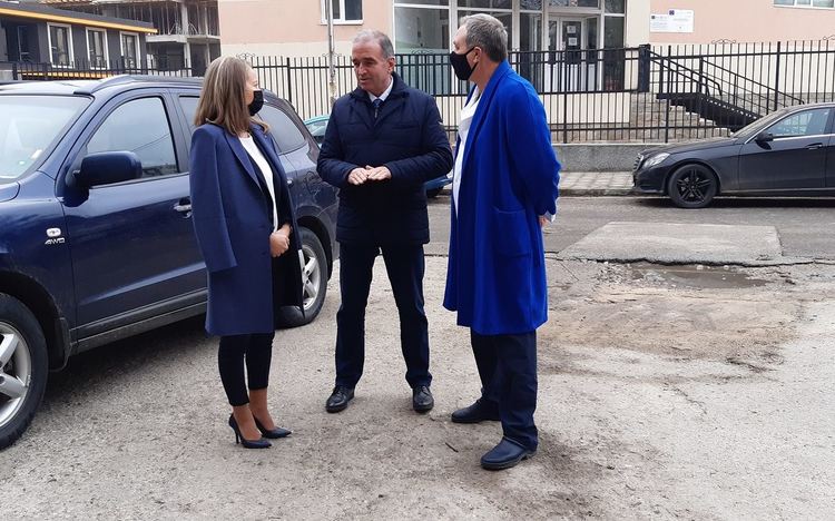 МБАЛ - Асеновград получи санитарни принадлежности от Областния кризисен щаб