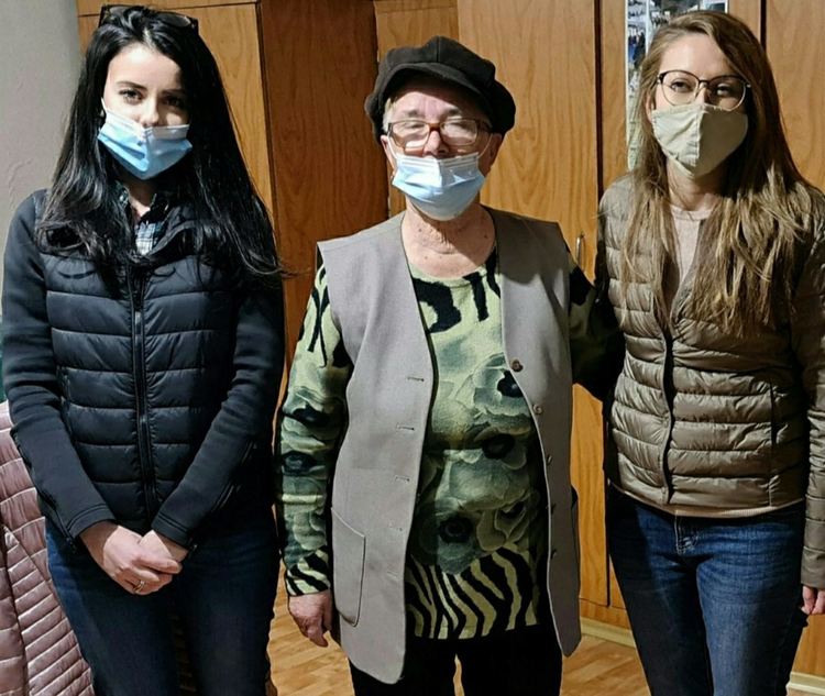  Петя Михалевска пак донесе коледни подаръци в Смолян, този път за 100 деца